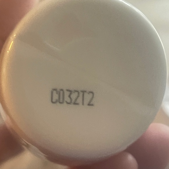 The Camellia Cleansing Oil
2-in-1 Makeup Remover & Cleanser - Picture 3 of 5